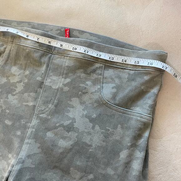 Spanx Camo Jean-ish Ankle Leggings Style 20018R Size 1X EUC Slimming Faux Pocket - Picture 8 of 10